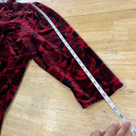 Torrid Betsey Johnson Floral Puff Sleeve Button Front Coat Red Velvet Roses 3/3X - Picture 11 of 12